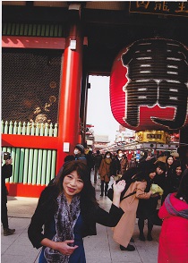 浅草寺でヒット祈願
