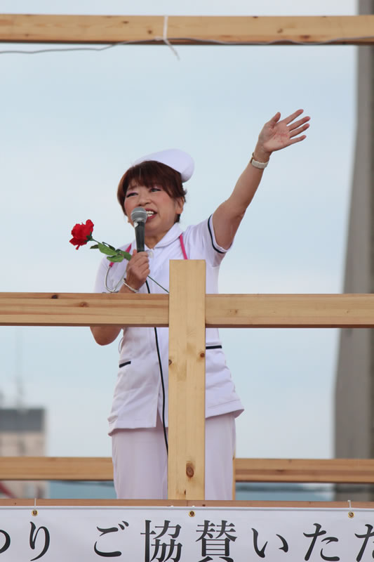 野村真希 熱唱中♪